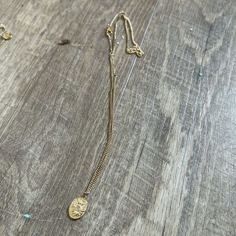 Mint mongoose sun necklace